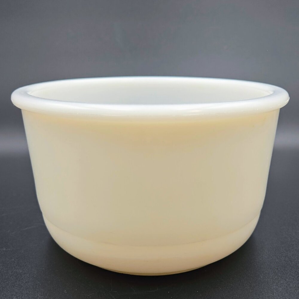 Vintage White Milk Glass Mixing Bowl Mixer Cooking Baking Read